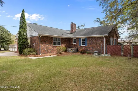 2212 Longleaf Pine Drive Kinston NC 28504