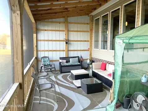 1406 White Oak River Road Maysville NC 28555