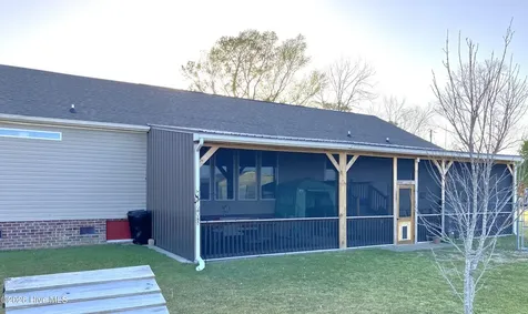 1406 White Oak River Road Maysville NC 28555