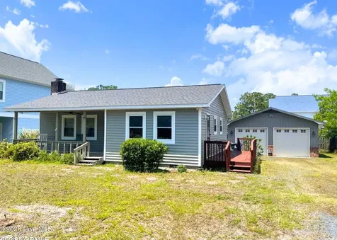 141 NE 33rd Street Oak Island NC 28465