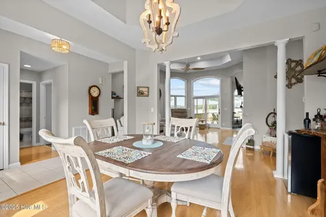 413 Pelican Harbor Road Beaufort NC 28516