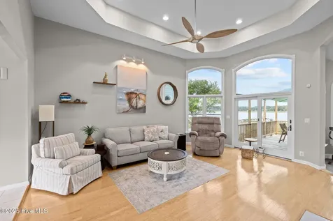 413 Pelican Harbor Road Beaufort NC 28516