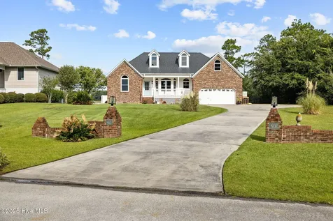 413 Pelican Harbor Road Beaufort NC 28516