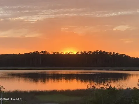 413 Pelican Harbor Road Beaufort NC 28516