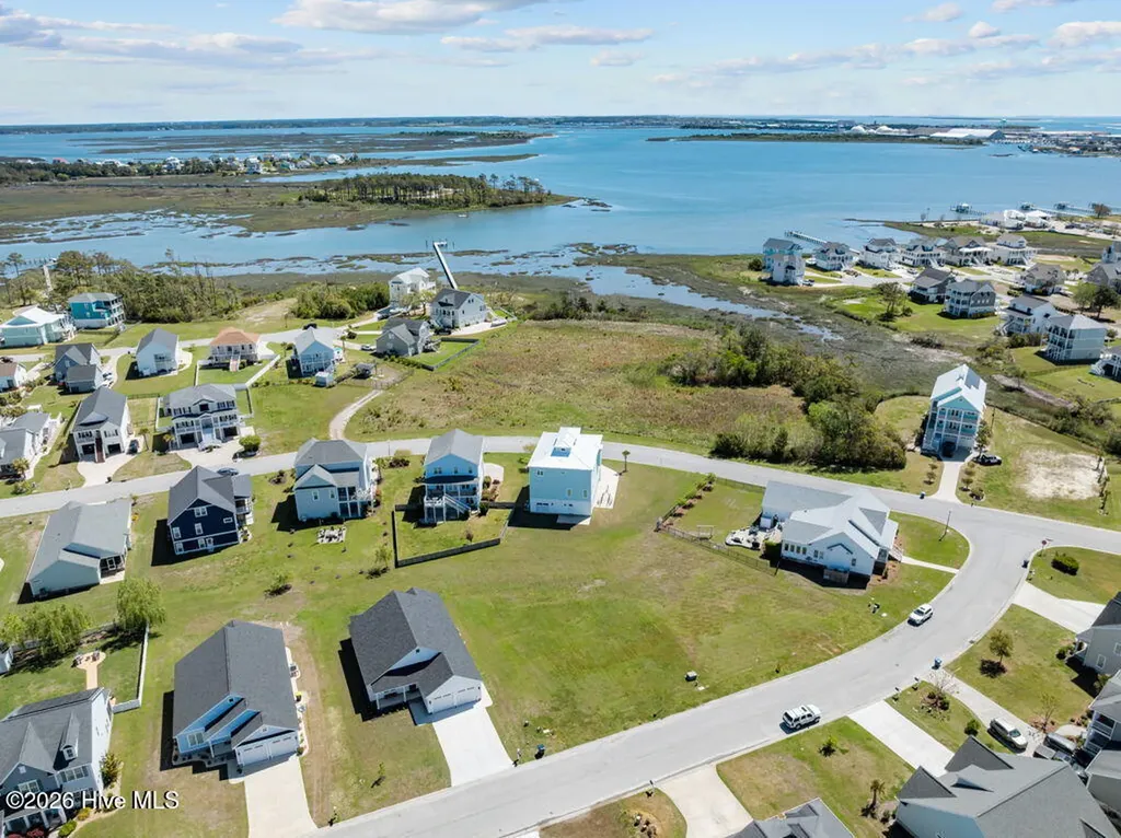 1302 Fathom Way Morehead City NC 28557