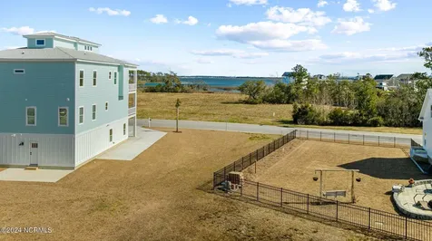 1302 Fathom Way Morehead City NC 28557
