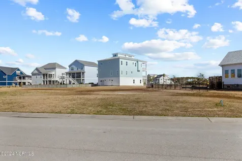 1302 Fathom Way Morehead City NC 28557