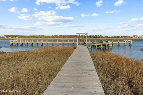 1302 Fathom Way Morehead City NC 28557