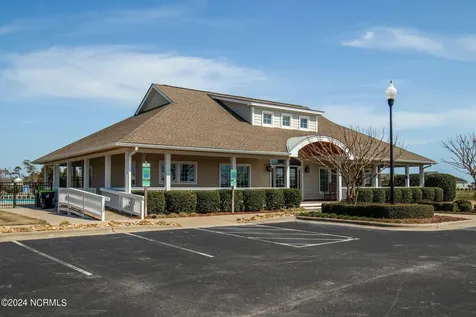 1302 Fathom Way Morehead City NC 28557