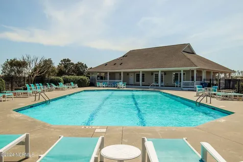 1302 Fathom Way Morehead City NC 28557