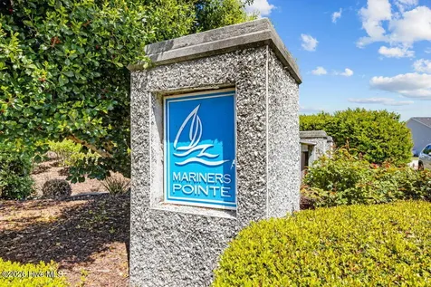 1302 Fathom Way Morehead City NC 28557