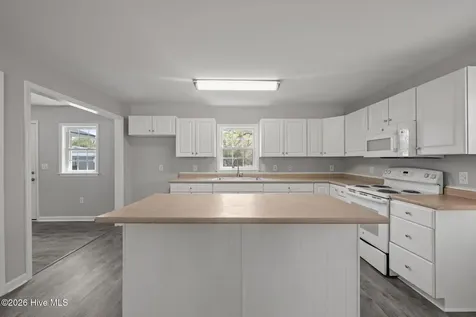 393 Old Vanceboro Road New Bern NC 28560