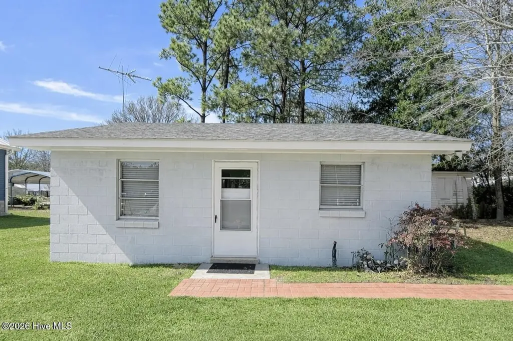 124 Bayshore Drive Cape Carteret NC 28584