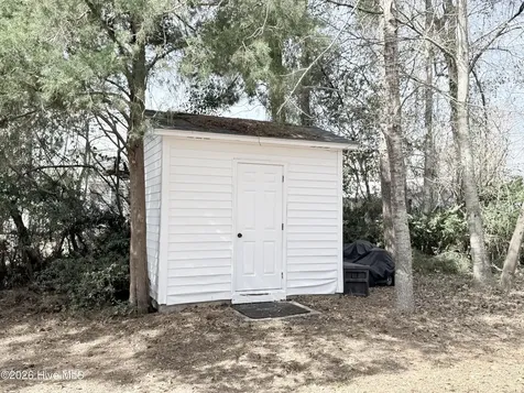 124 Bayshore Drive Cape Carteret NC 28584