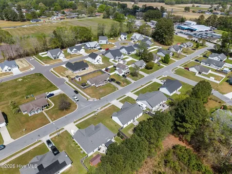 352 Tamarack Drive Ayden NC 28513