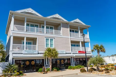 9004 Louise Avenue Emerald Isle NC 28594