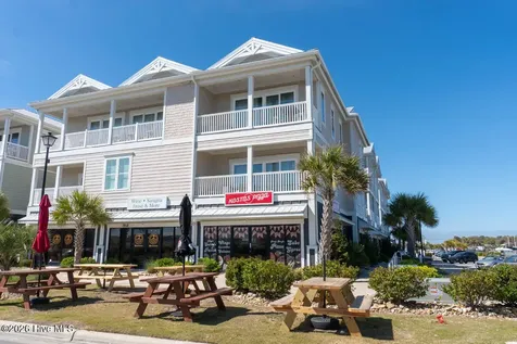 9004 Louise Avenue Emerald Isle NC 28594