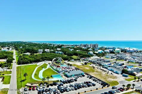 9004 Louise Avenue Emerald Isle NC 28594
