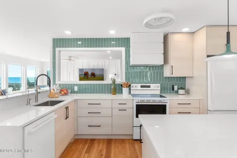 129 Dogwood Circle Pine Knoll Shores NC 28512