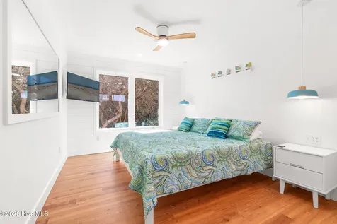129 Dogwood Circle Pine Knoll Shores NC 28512
