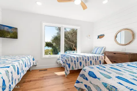 129 Dogwood Circle Pine Knoll Shores NC 28512
