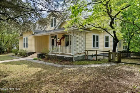 802 N Poplar Street Aberdeen NC 28315