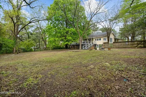 802 N Poplar Street Aberdeen NC 28315