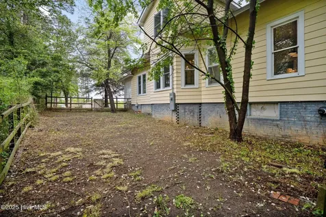 802 N Poplar Street Aberdeen NC 28315