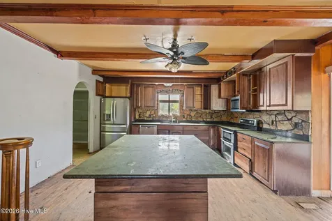 740 Broad Creek Road New Bern NC 28560