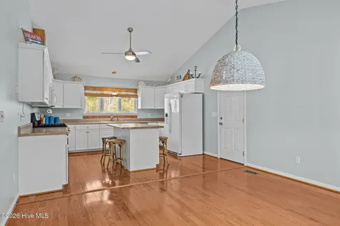 120 Robin Crescent Cape Carteret NC 28584