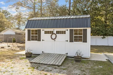 120 Robin Crescent Cape Carteret NC 28584