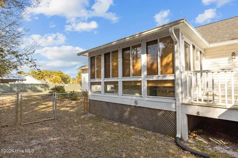 120 Robin Crescent Cape Carteret NC 28584