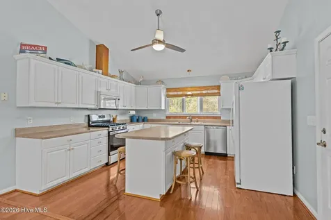 120 Robin Crescent Cape Carteret NC 28584