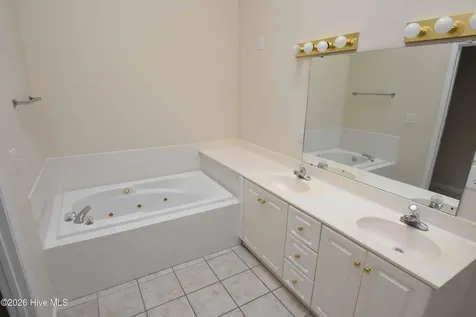 3304 Mulberry Lane Greenville NC 27858