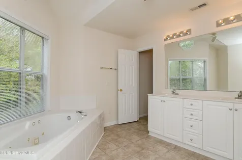 4140 Breezewood Drive Wilmington NC 28412