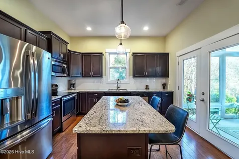 1912 Fernwood Way Wilmington NC 28409