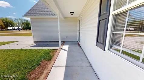 308 Parkton Drive Richlands NC 28574