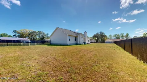 308 Parkton Drive Richlands NC 28574
