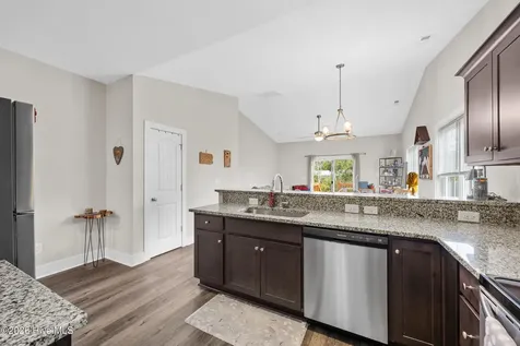 305 Cypress Avenue Holly Ridge NC 28445