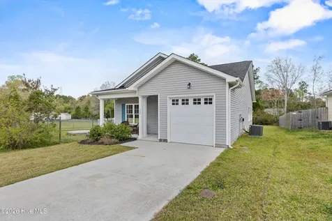 305 Cypress Avenue Holly Ridge NC 28445
