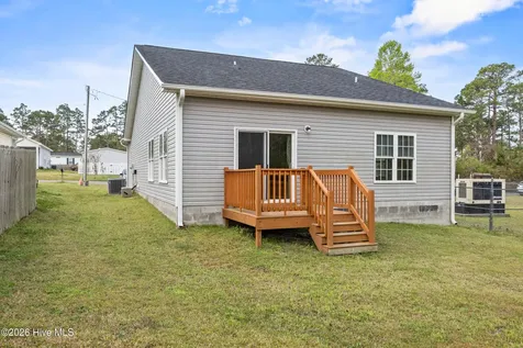 305 Cypress Avenue Holly Ridge NC 28445