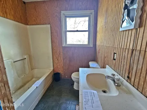 1729 Swamp Road Engelhard NC 27824