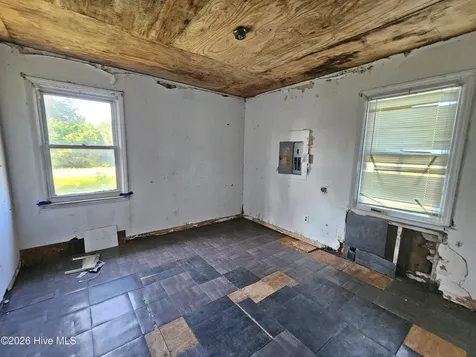 1729 Swamp Road Engelhard NC 27824