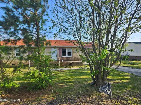 1729 Swamp Road Engelhard NC 27824