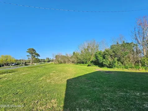 1729 Swamp Road Engelhard NC 27824