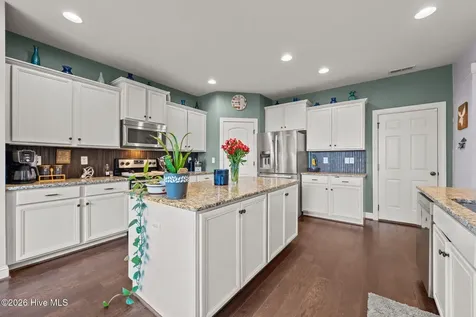 105 Hampton Drive Holly Ridge NC 28445
