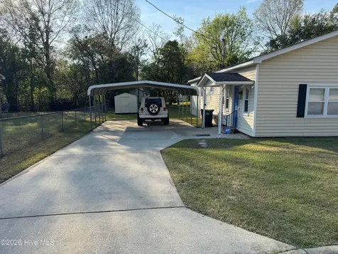 325 Tuskeegee Drive Laurinburg NC 28352
