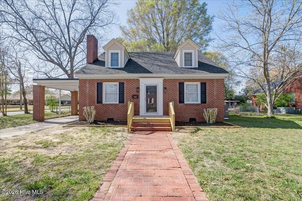 218 S West Street Ahoskie NC 27910