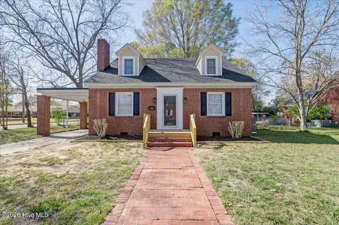 218 S West Street Ahoskie NC 27910