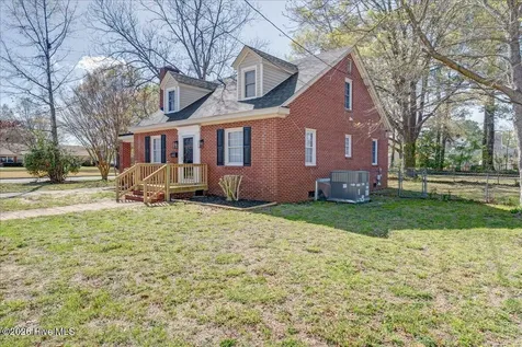 218 S West Street Ahoskie NC 27910